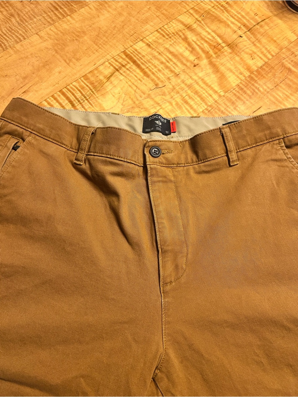 Dockers Men's Chino Pants in Camel Tan Slim